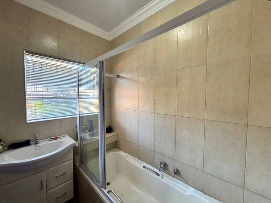 4 Bedroom Property for Sale in Baillie Park North West